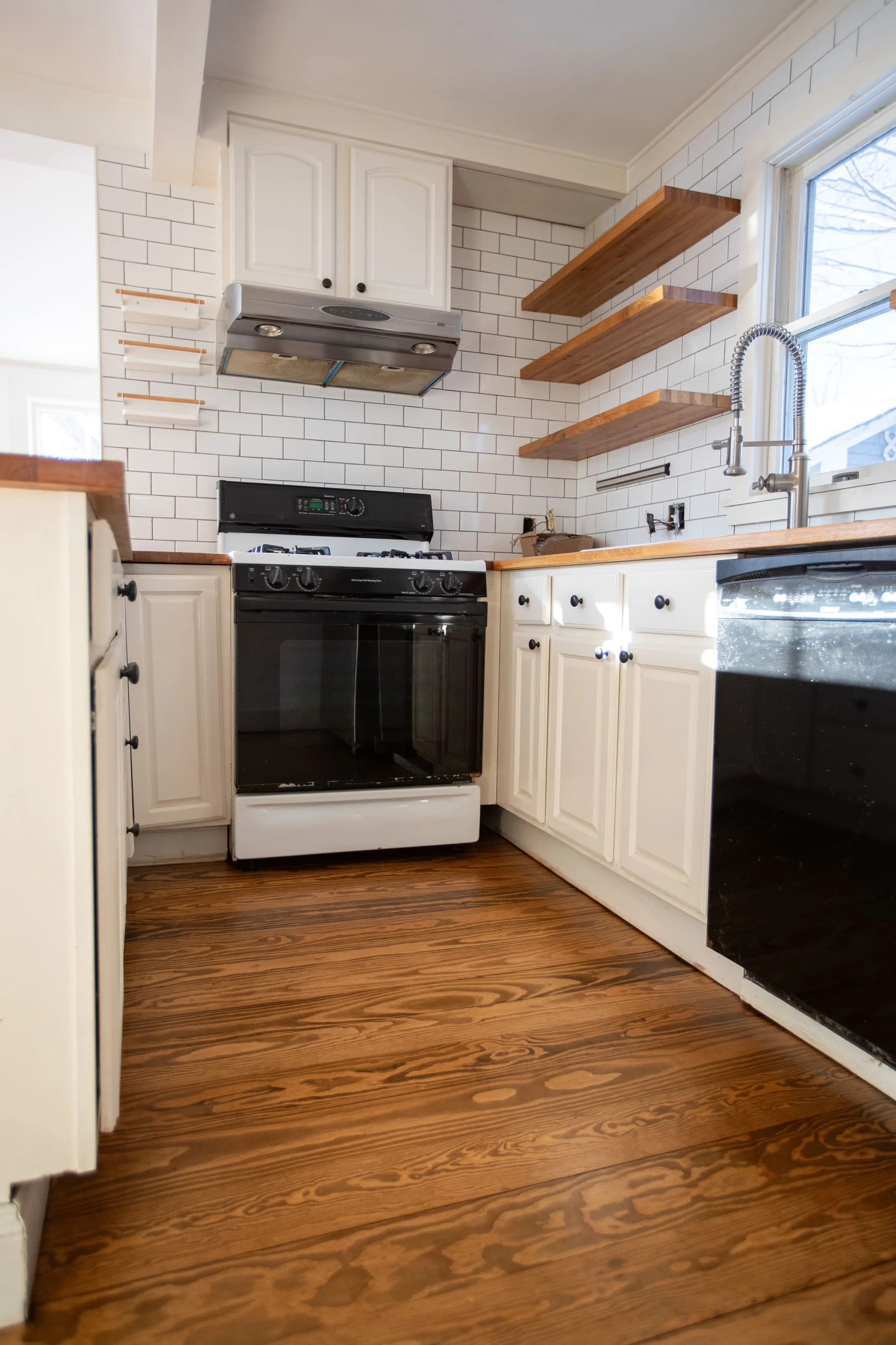 <h2 dir="ltr">Cost of Our Flooring Services</h2>