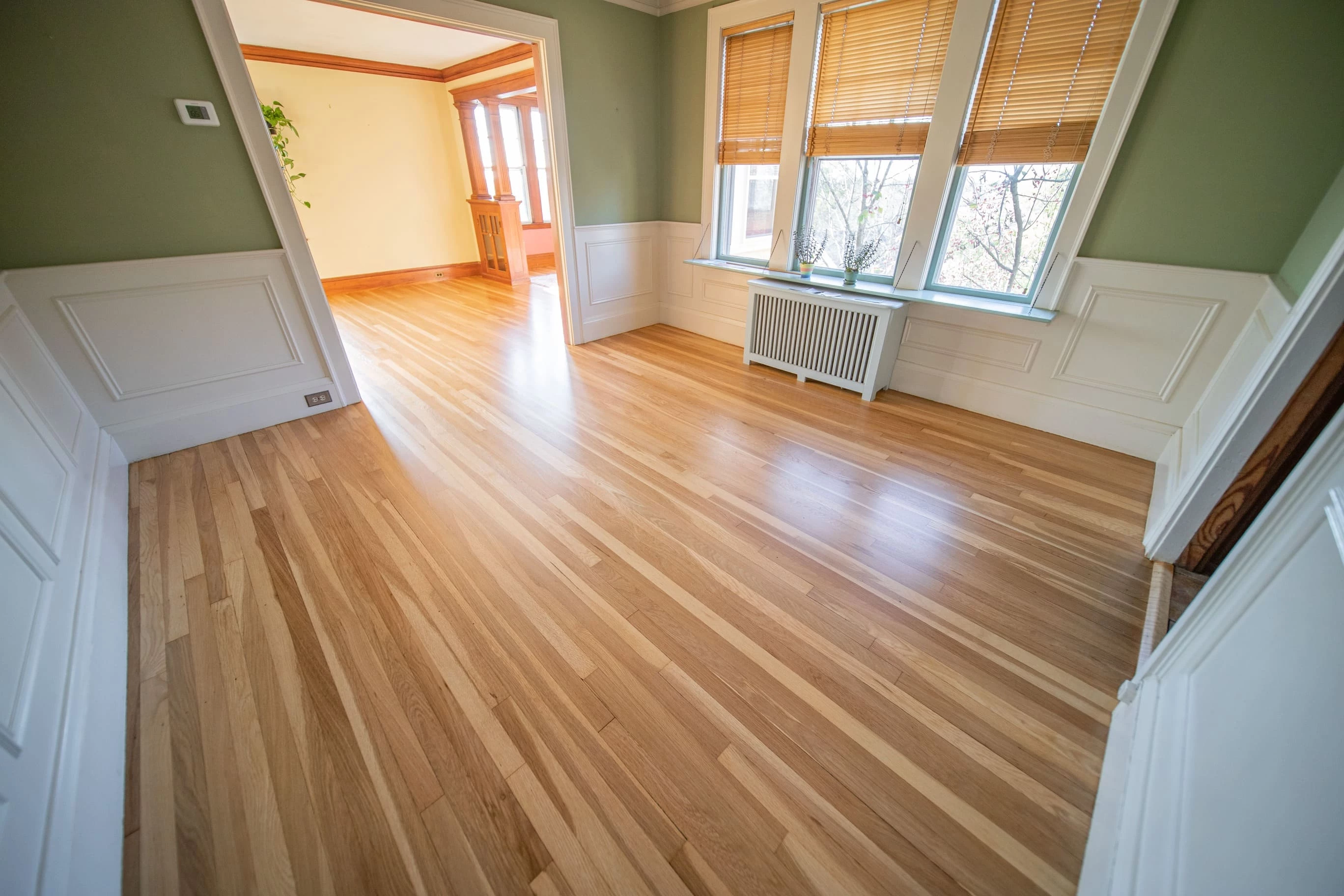 Laminate Wood vs Hardwood Flooring: Which Should You Choose?